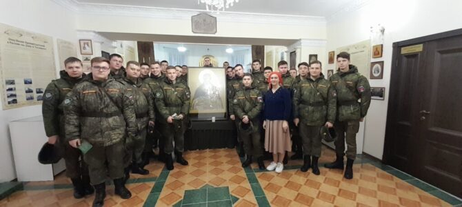 Курсанты военного учебного центра Ростовского государственного университета путей сообщения посетили наш храм с экскурсией